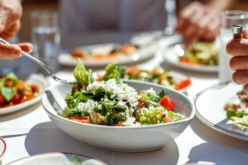 Bí quyết ăn uống tránh tăng cân sau Tết