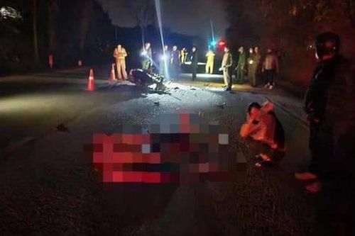 Hai xe máy đâm nhau, 4 người thương vong