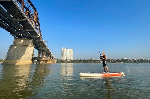 Trườn mình xuôi dòng sông mẹ
