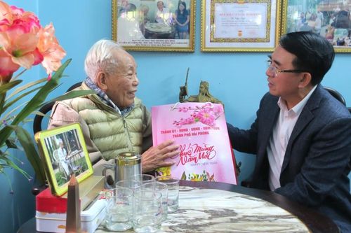 Hải Phòng: Chi gần 280 tỷ đồng tặng quà cho người có công dịp Tết 2024