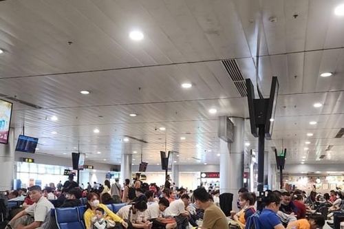 Mùng 3 Tết: Sân bay Tân Sơn Nhất đón hơn 126.000 lượt khách