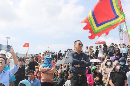 Làng biển rộn ràng Lễ hội ra quân nghề cá đầu năm