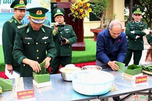 Đồn biên phòng Vinh Quang vui đón Tết nơi biên giới biển