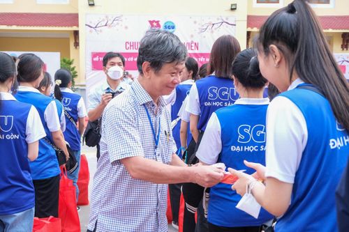 'Mồng Ba Tết thầy' trong mắt Gen Z