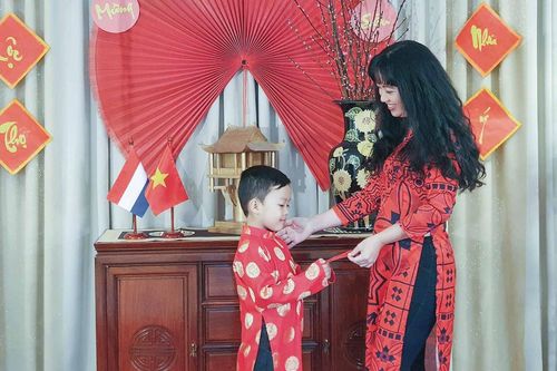 Nghĩ về bản sắc Việt: Mang Tết đi, rồi trở về với Tết