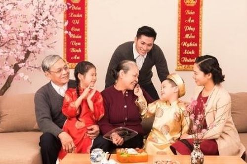 Cư xử nhẹ nhàng với Tết, tại sao không?