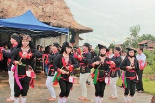 Độc đáo lễ ăn Tết cổ truyền của người Dao ở Ba Vì, Hà Nội