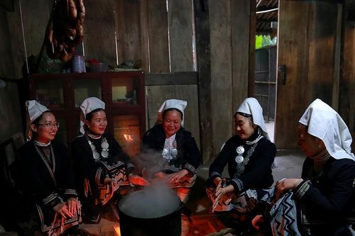 Ăn Tết của người Dao Tiền ở Hoài Khao