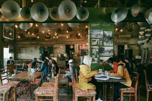 Quán cà phê mở xuyên Tết