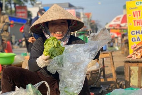 Tưng bừng mở hàng mùng 3 Tết