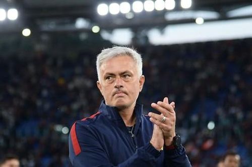 Mourinho học tiếng Đức, sẵn sàng giải cứu Bayern Munich
