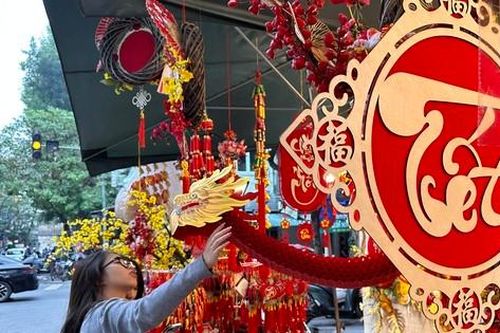 Tết bàn chuyện... ham chơi