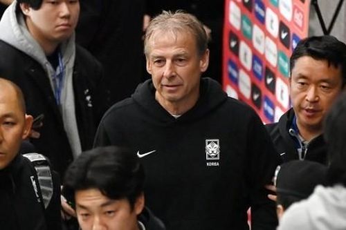 HLV Klinsmann lại khiến người Hàn Quốc 'nóng mắt' vì sang Mỹ chỉ sau 2 ngày