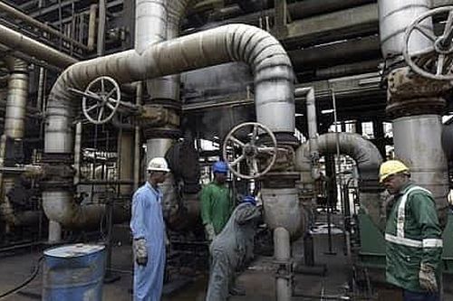 Shell tiếp tục giao dầu cho một nhà máy lọc dầu ở Nigeria