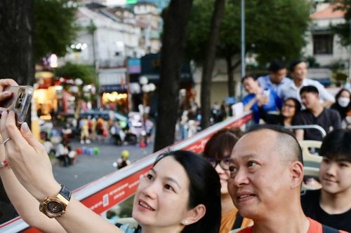 Thành phố Hồ Chí Minh đón lượt khách tăng mạnh dịp Tết