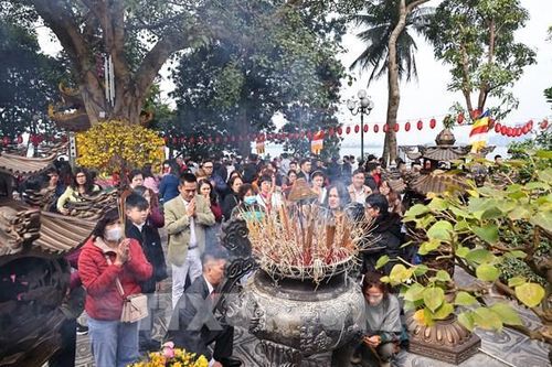 Lễ chùa đầu năm, nét đẹp văn hóa của người Việt