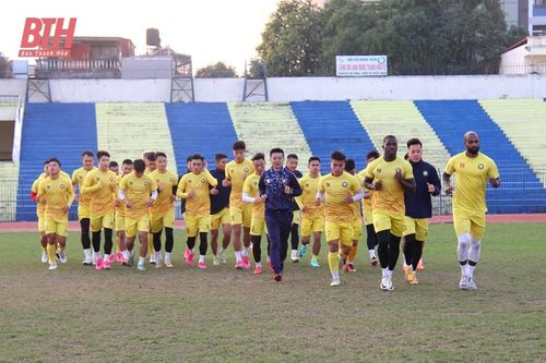 CLB Đông Á Thanh Hóa có buổi tập khai xuân Giáp Thìn, sẵn sàng cho vòng 9 V.League 1