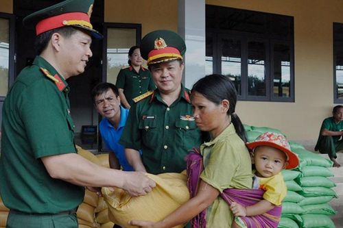 Tết quân dân đậm đà bản sắc nơi biên giới