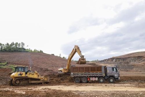 Xuân về trên công trường đường bộ cao tốc