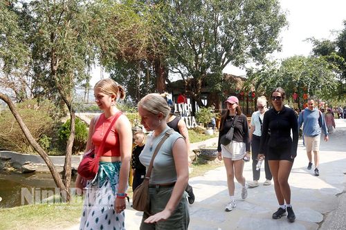 Các khu, điểm du lịch nhộn nhịp khách du xuân