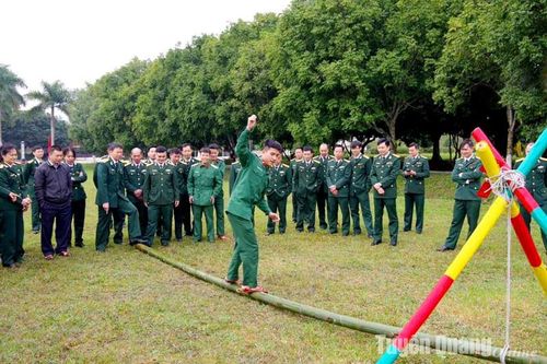 Nhiều hoạt động vui xuân, đón Tết cho bộ đội