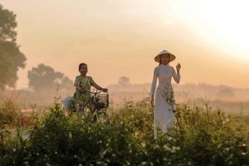 Thiếu nữ Huế & tết