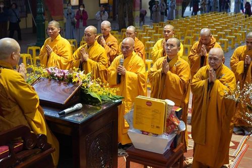 Hà Nội: Thường trực Ban Hoằng pháp T.Ư khánh tuế Hòa thượng Thích Bảo Nghiêm tại chùa Bằng