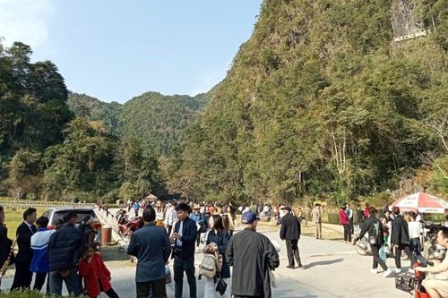 Nhiều điểm du lịch thu hút khách trong dịp Tết Nguyên đán
