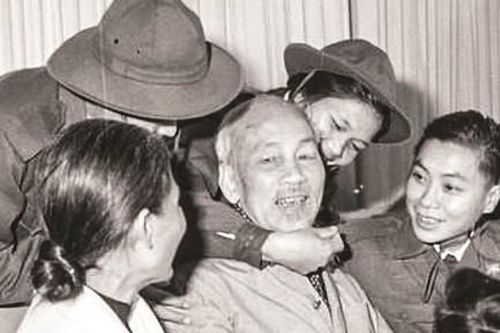 Mùa xuân, Bác đến thăm miền Nam