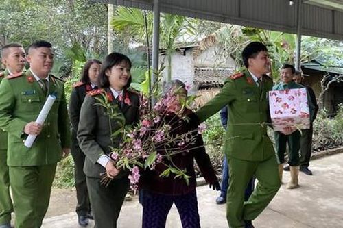 Mùa Xuân đầu tiên trong những ngôi nhà nghĩa tình
