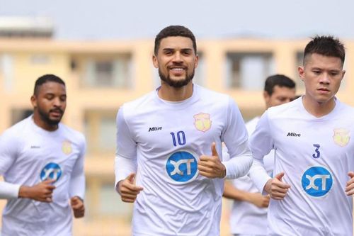 V-League 2024 bất ngờ 'nóng' trở lại ngày đầu năm