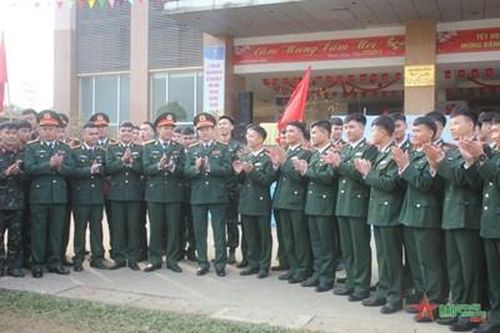 Vui xuân ấm tình đồng đội