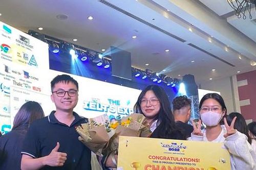Nữ sinh chinh phục học bổng của 16 trường đại học khác nhau