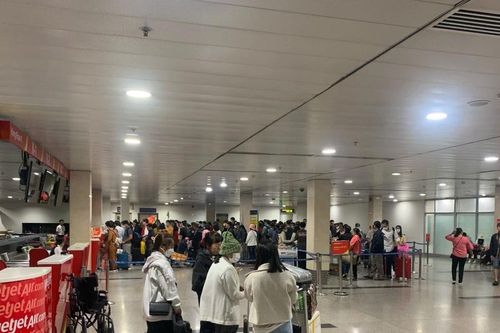 Mùng 4 tết, sân bay Tân Sơn Nhất đón 136.000 khách