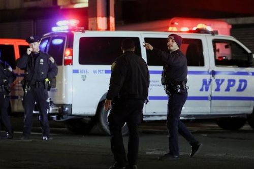 Nổ súng ở ga tàu điện ngầm New York, nhiều người thương vong