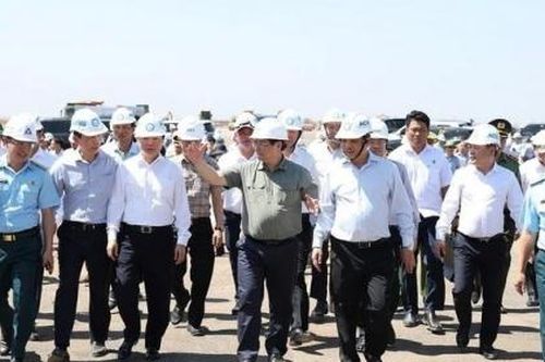 Thủ tướng yêu cầu đẩy nhanh tiến độ các dự án trọng điểm tại các tỉnh phía nam