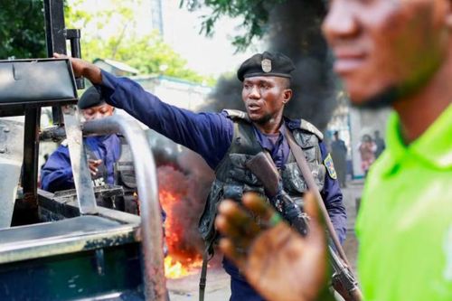 Người biểu tình Congo đốt cờ Mỹ