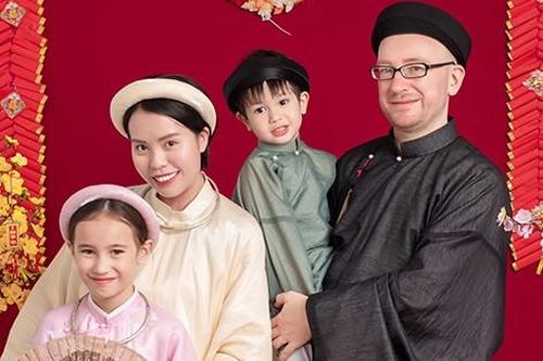 Người phụ nữ xa quê 17 năm kể chuyện chồng ngoại quốc mê Tết Việt