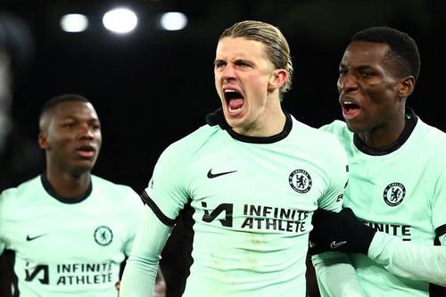 Chelsea thắng ngược ngoạn mục nhờ 2 bàn phút bù giờ