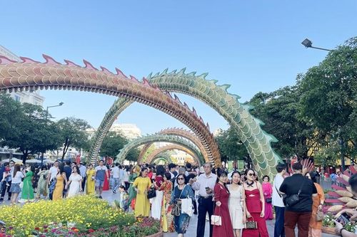 Du lịch TP Hồ Chí Minh thu hơn 6.500 tỉ đồng dịp Tết Nguyên đán Giáp Thìn 2024