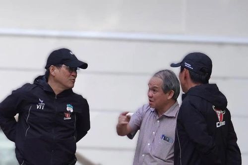 Câu lạc bộ Hoàng Anh Gia Lai đón tân binh đến từ Thành phố Hồ Chí Minh; Chuyện ít biết về tiền đạo Nguyễn Tiến Linh