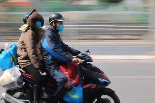 Người dân quay trở lại Hà Nội sớm sau kỳ nghỉ Tết Nguyên đán
