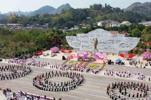 Hội Xuân dâng Bác nổi bật bản sắc văn hóa các dân tộc Tây Bắc