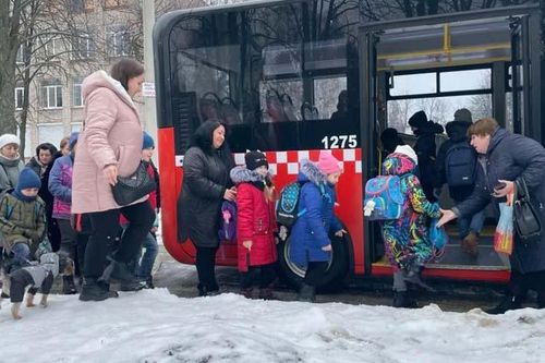 Thành phố ở Ukraine chuyển trường học xuống lòng đất để tránh đạn bom