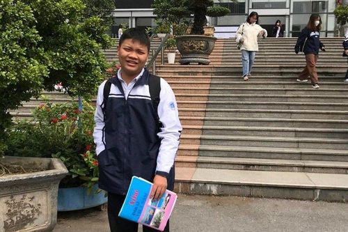 Chân dung cậu học sinh 'trường làng' đạt Học sinh Giỏi Quốc gia