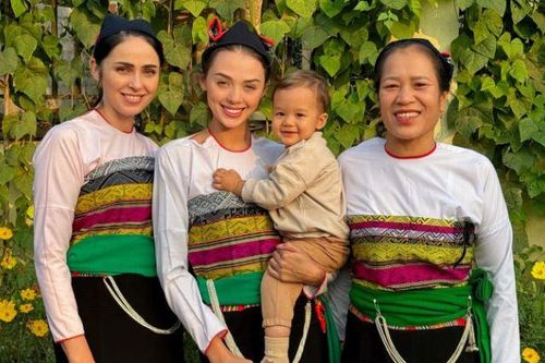 Dàn WAGs Việt mùng 3 Tết: Vợ mẫu tây Bùi Tiến Dũng hóa cô gái Mường, Chu Thanh Huyền 'chốt đơn' khai xuân