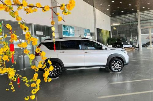 Đầu năm mới, xe gầm cao Suzuki giảm giá 70 triệu đồng