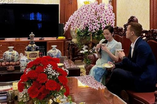 Người tình màn ảnh NSND Công Lý theo chồng về quê ăn Tết, hé lộ cơ ngơi 'không phải dạng vừa đâu'