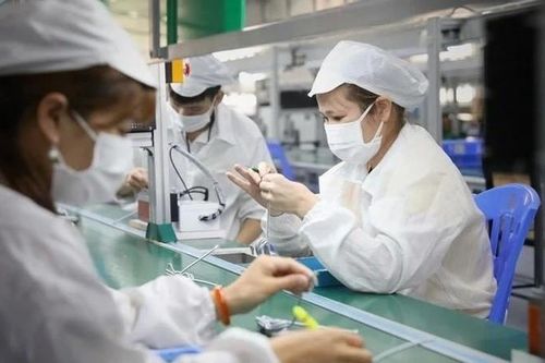 Doanh nghiệp sản xuất 'sáng đèn' xuyên Tết