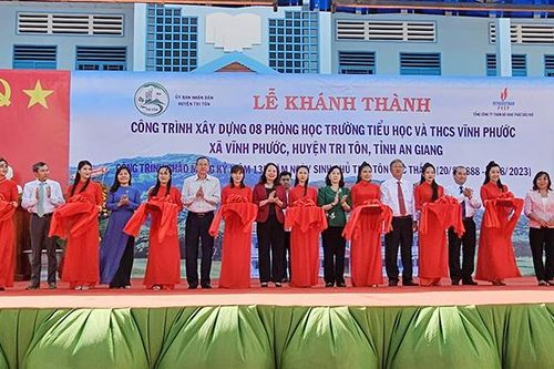 Tri Tôn khoác áo mới, đón thời cơ mới